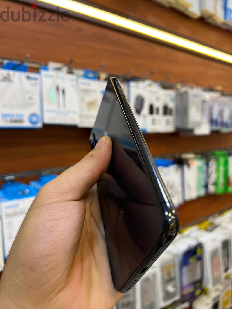 Apple - iPhone XS Max 11