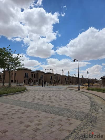 Town House 4 Bedrooms Down Payment 15% Delivery 1/2028 Compound Village West Sheikh Zayed