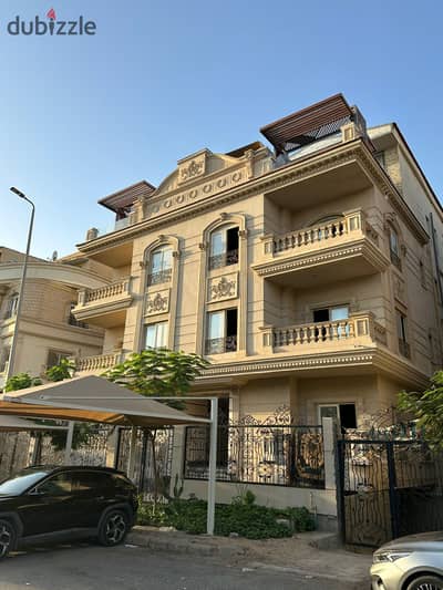 Duplex for sale at el yasmeen villas new cairo [ ground - basement] . Prime location direct access from north 90th street . Near to all facilities