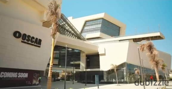 مكتب استلام فوري بالجولدن سكوير بالشيخ زايد فى إيتابا سكوير مول امام بيفرلي هبلز و قرب الربوه و النادى الاهلى المول مبني بالكامل .
