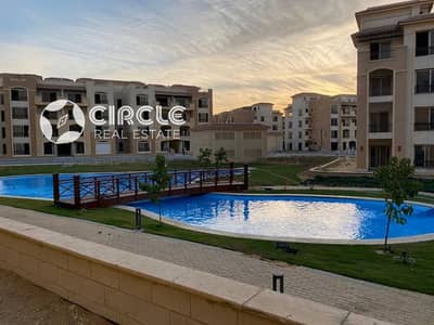 تاون هاوس راقي للبيع في كمبوند ذا سكوير (The Square)مباني 267 م² | أرض 360 م² | تشطيب كامل بالتكييفات والمطبخ | إطلالة رائعة على اللاندسكيب