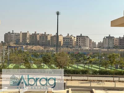 للبيع شقة 3 غرف  بحديقه مطبخ وتكييفات  كومباوند ماونتن فيو اي سيتي اكتوبر