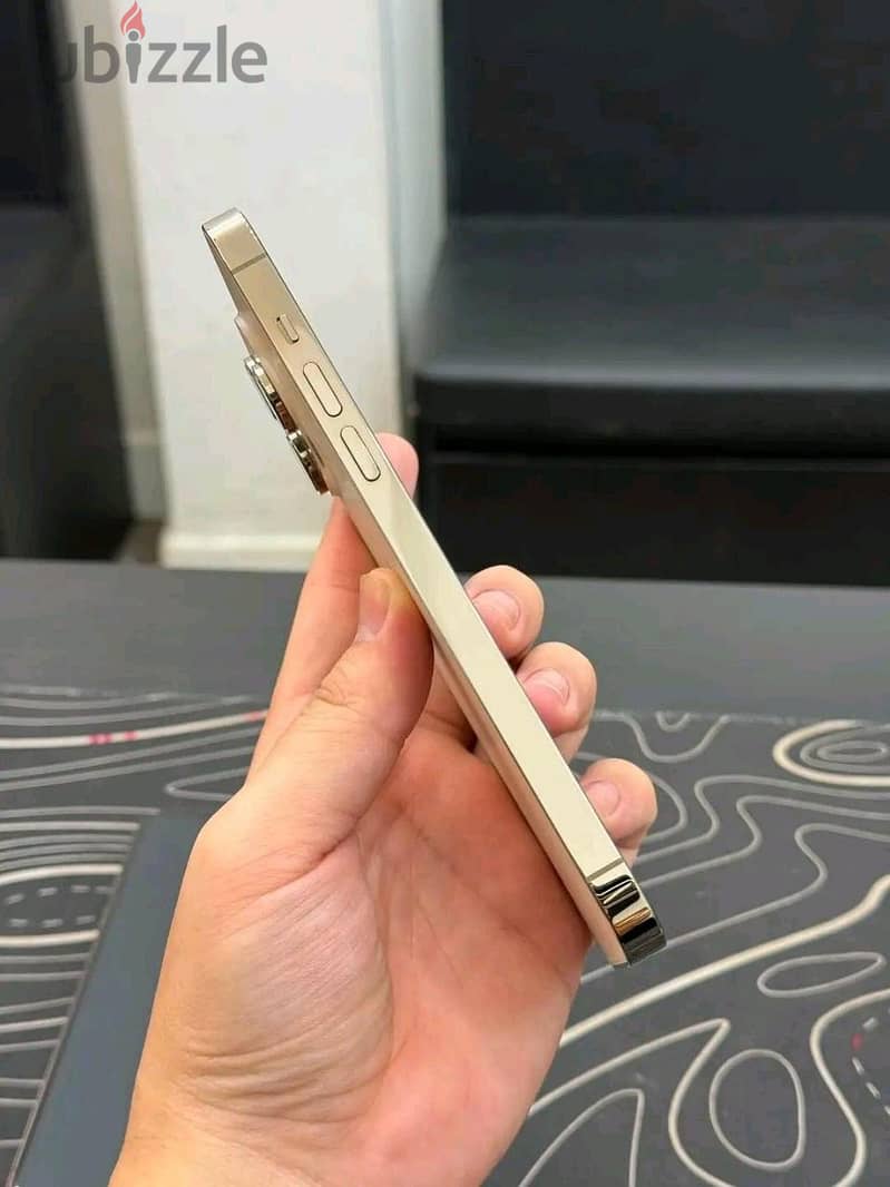 آبل - آيفون 16 برو 6