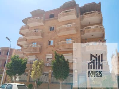180 sqm Red-Brick Apartment for Sale in 9th District, El Fonoon St. , Front & Rear Facades, 4 Bedrooms, 1 Bathroom, Large Reception, Prime Location