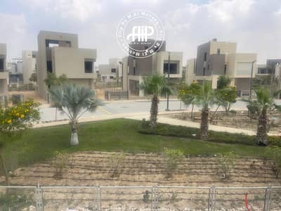 Prime Middle Townhouse | The Crown