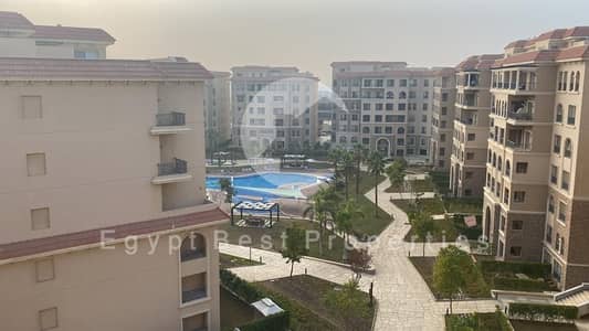 شقة 3 غرف بالمطبخ والتكييفات موقع مميز امام AUC للإيجار ناينتي افنيو على التسعين الجنوبي بالتجمع الخامس