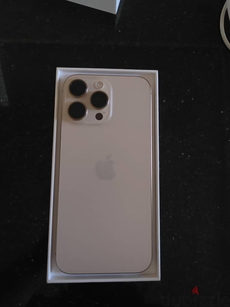 Apple - iPhone 16 Pro Max 1