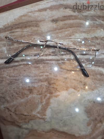 نظارة بدون إطار