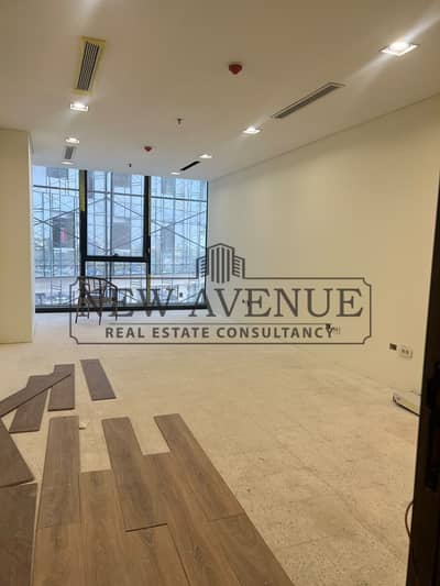 مكتب للبيع متشطب بالكامل علي التسعين الشمالي في ليفيلي North 90 Street Levelli