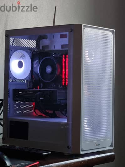 pc Gaming rtx 5060 and r5 5500