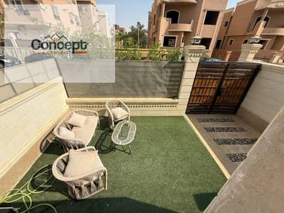 دوبلكس أرضي بحديقة للبيع | 210م² + 80م² حديقة | تشطيب كامل استلام فوري وان بيس التجمع الخامس بالمطبخ و التكييفات