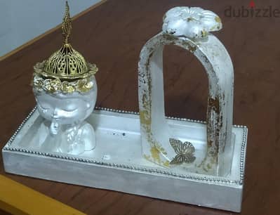 قطعة ديكور جبس مع مجسم فتاة