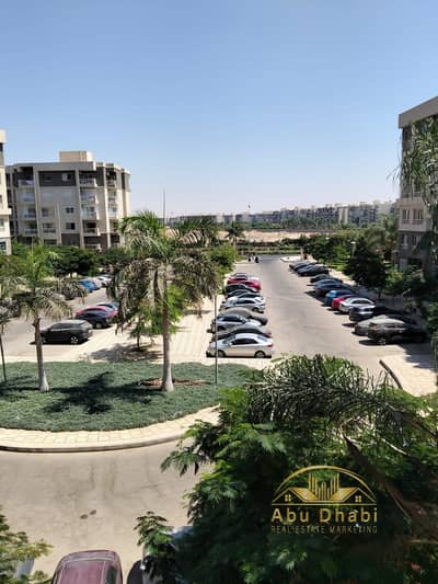 شقة 116 م للبيع بمدينتى B10 خطوات الى الاول سيزون بارك وكارفور ودقايق الى الكرافت زون والايست هب ( اول سكن )