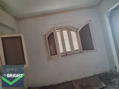 شقة دوبلكس للبيع - الطابق الثاني مع سطح - مساحة 330 متر مربع - نصف تشطيب - جاهزة للسكن - موقع مميز - سعر مميز - 6 غرف نوم + غرفة غسيل