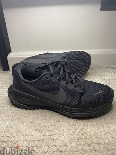 Nike revolution 8 men black