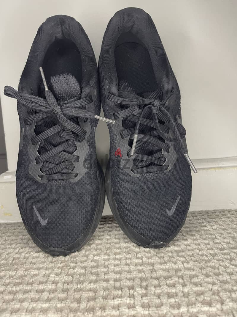Nike revolution 8 men black 1