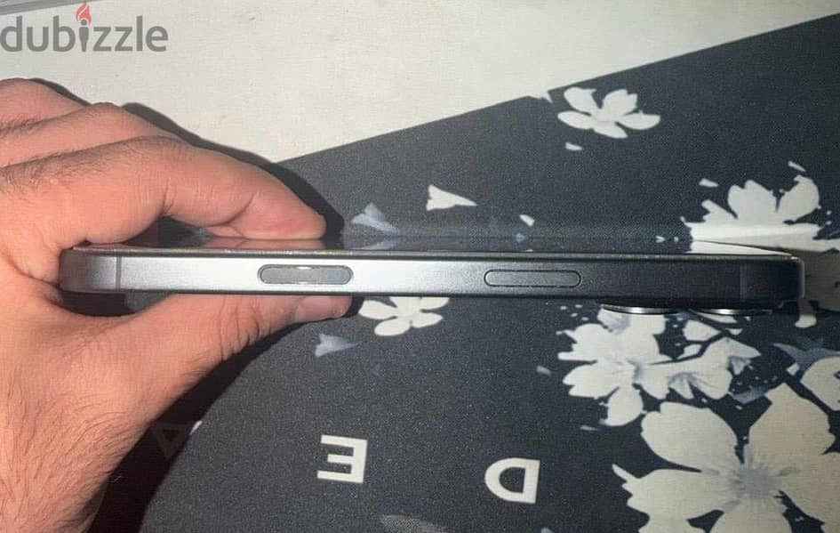 Apple - iPhone 17 2
