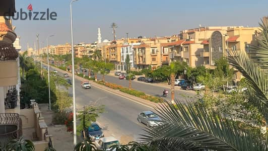 "فيلا للبيع في القاهرة الجديده (البنفسج 1  مساحه الارض 758 متر +مساحه المباني (1700 متر تقريبا)   بيزمنت به حمام سباحه و جراج و غرف تخزين و غرف غفير