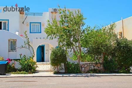 Corner townhouse for sale in Mountain View Ras El Hekma, North Coast. Fully furnished and equipped with appliances and A/C units; ready for immediate