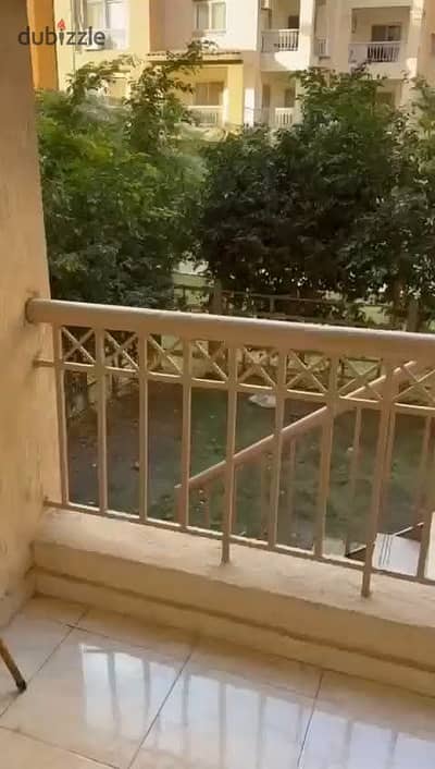 مدينتى شقه للبيع ارضى بحديقه فى الb2 بسعر لقطه