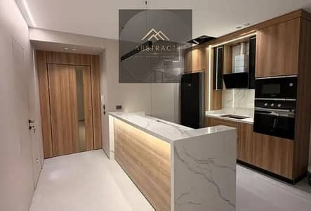 خصم25% بسعر مغري + موقع VIP امام سيتي جيت القطريه شقه للبيع في كمبوند هايد بارك التجمع الخامس - Hyde Park اول قطعه ارض  التسعين ميفيدا و ماونتن فيوعلي
