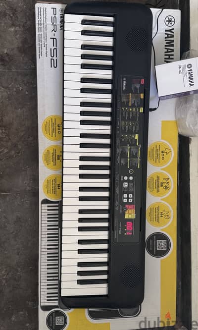 YAMAHA PSR-F52