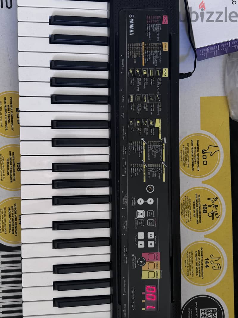 YAMAHA PSR-F52 1