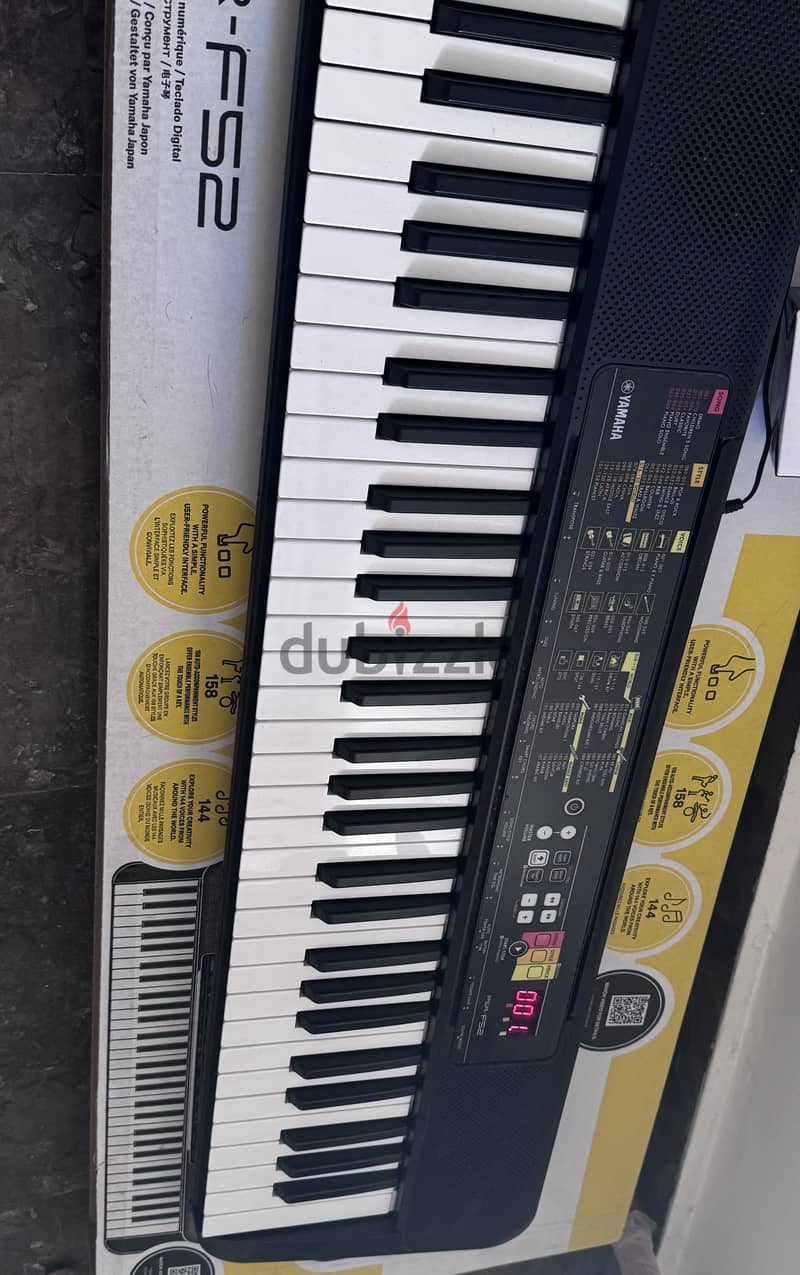 YAMAHA PSR-F52 2