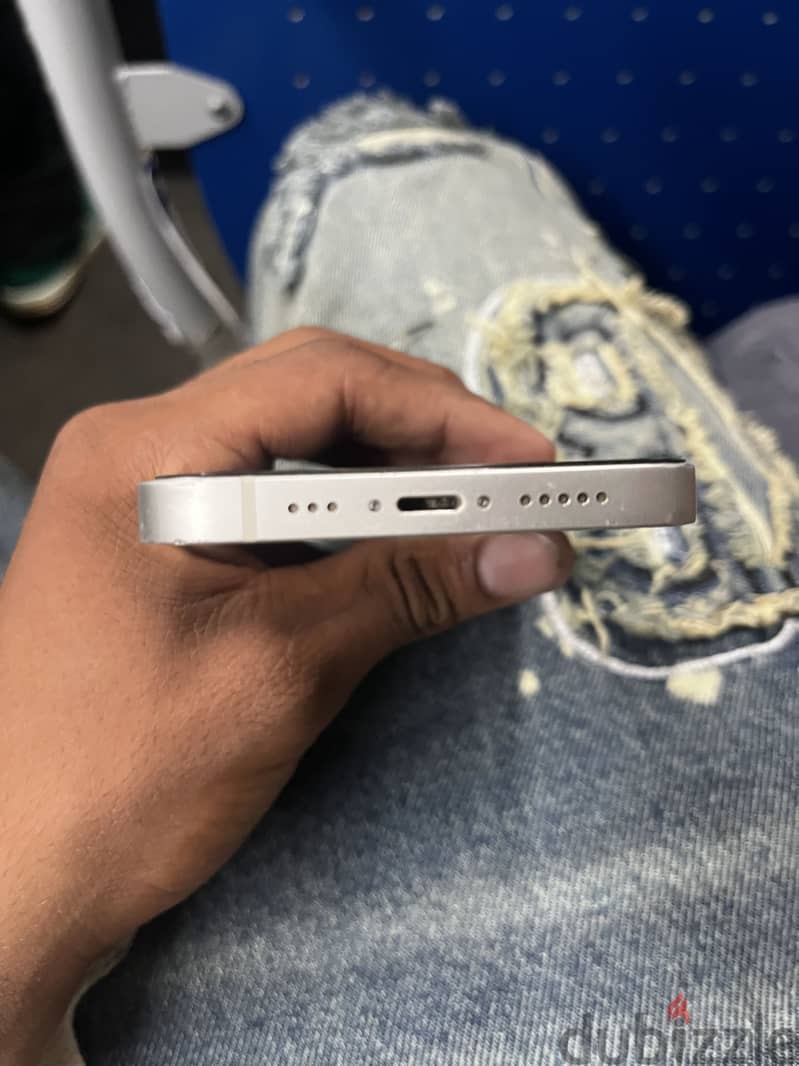 آبل - آيفون 13 4