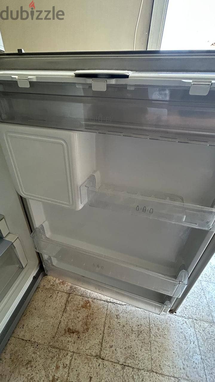 Lg 652L 2