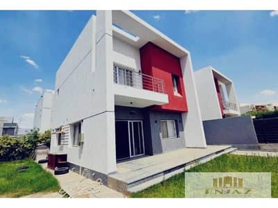 Villa for sale in madinaty, Quadro near food court and south park, 300sq