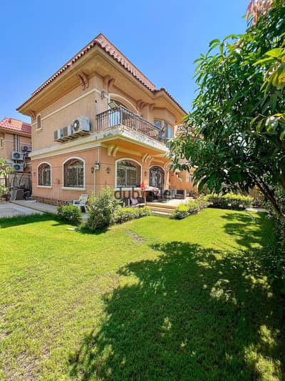 Villa for sale in Madinaty - Model I Classic | Land 305m | Buildings 222m | Open view  A unique opportunity to own a villa in Madinaty with Model I Classic, with a large land area and garden
