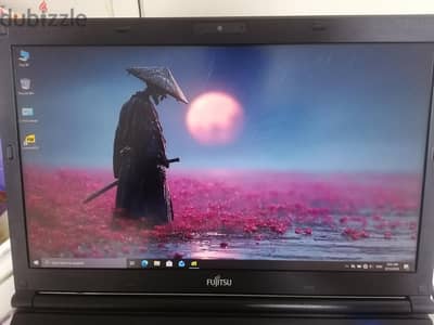 لاب workstation دراسة وجيمنج متوسط