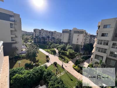 شقة للبيع في مدينتي B10 بحري مساحة 140 متر .