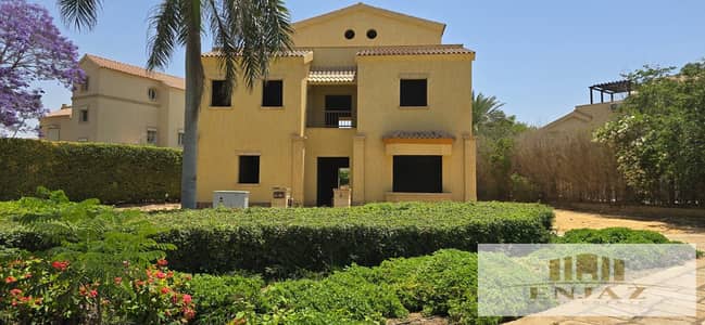 فيلا للبيع في مدينتي نموذج V استلام فوري فيو علي  وايد جاردن   -بمساحه الارض 1000م   و مساحه المباني 376م