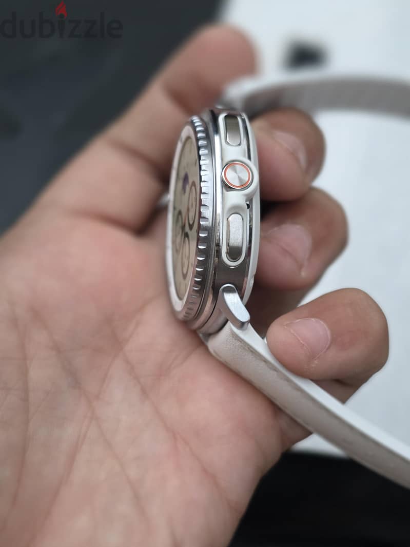 Samsung Galaxy Watch8 Classic 1