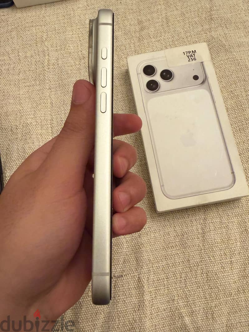 Apple - iPhone 17 Pro Max 3