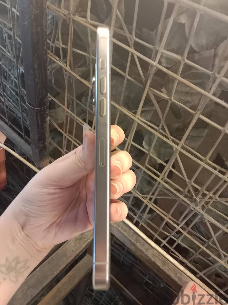 Apple - iPhone 16 Pro Max 3