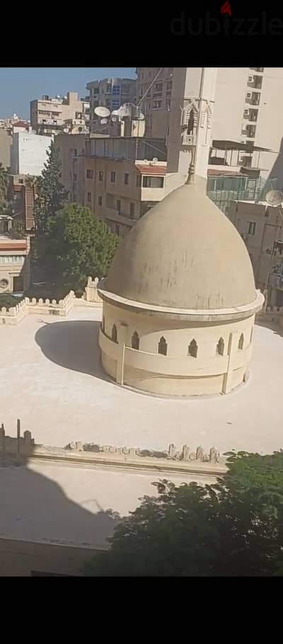 شقة بكفر عبده للاستثمار ساكنة ايجار قديم وتسليم بعد ٦ سنوات بسعر مغري