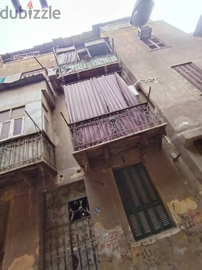 عمارة سكنية قديمة في شبرامصر