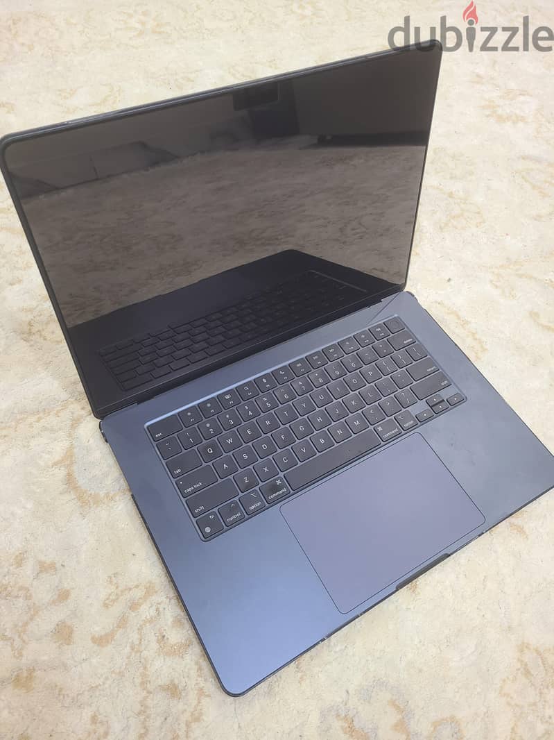 Macbook  air m2 15 inch 1