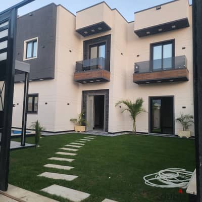 فيلا مودرن بتسهيلات بكنيج مرويط
