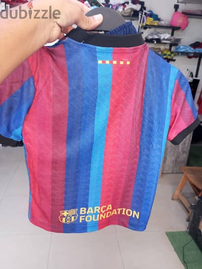 طقم برشلونه الجديد مقاس اطفال