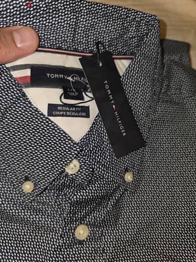 tommy shirt size Large regular