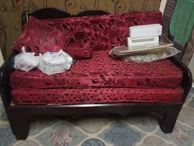 كنبة سرير وتربيزة انترية