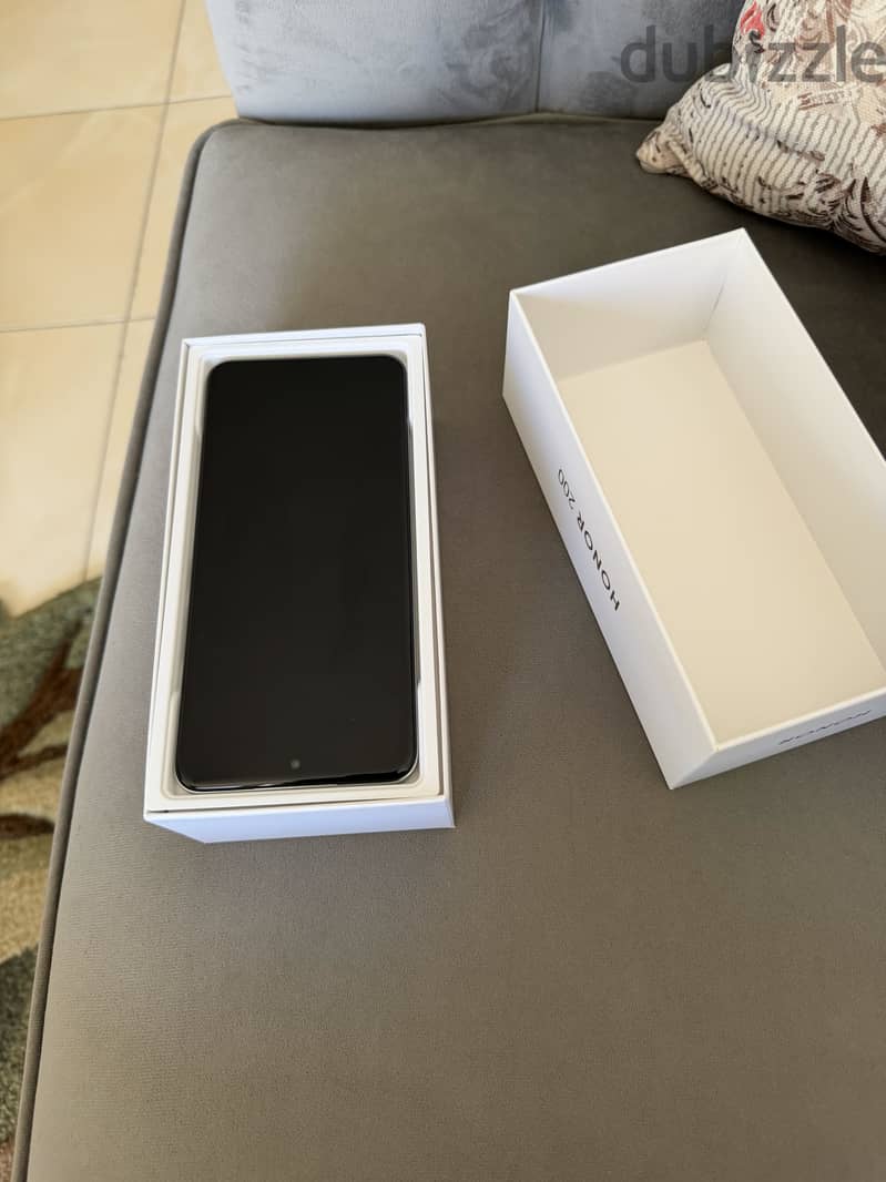 Honor 200 1