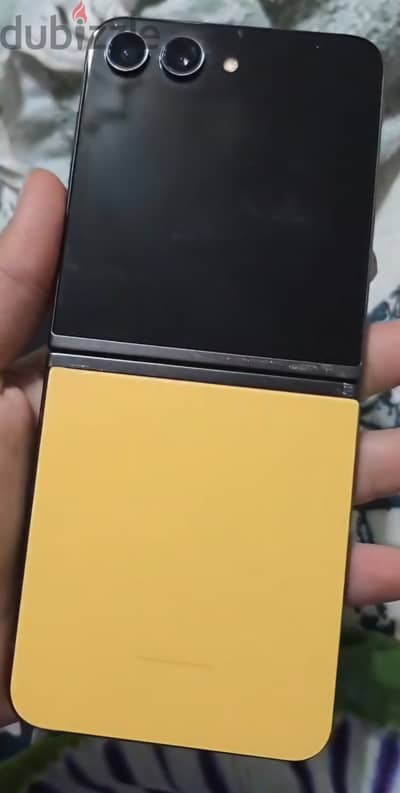 BROKEN Z FLIP 5