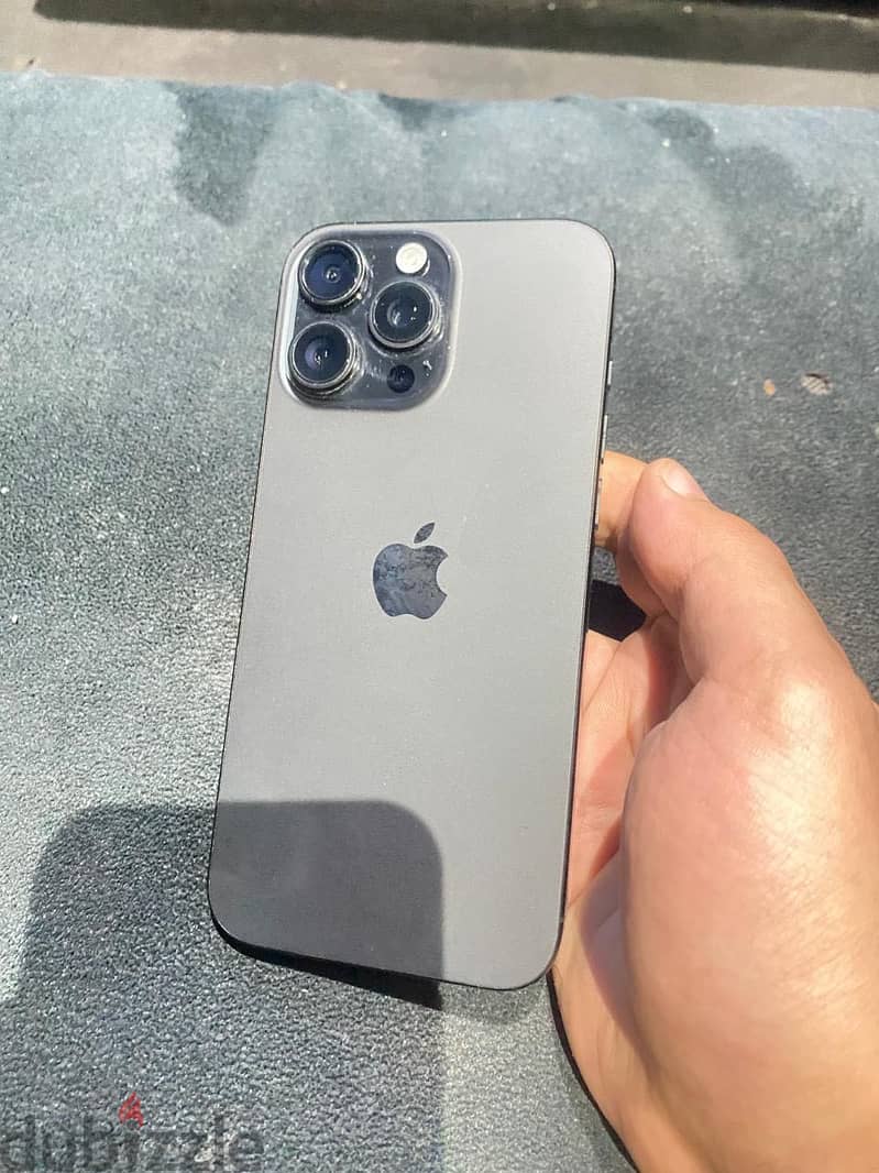 Apple - iPhone 16 Pro Max 1