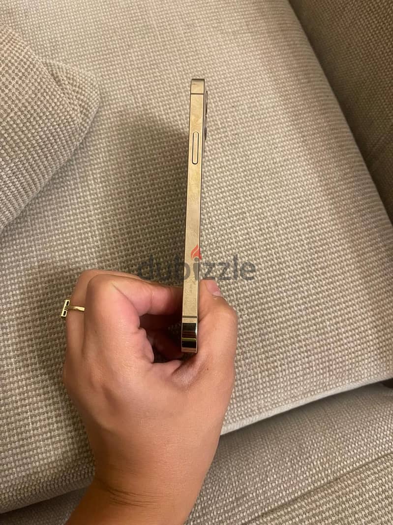 آبل - آيفون 12 برو 5