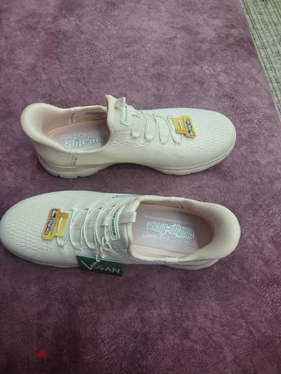 حذاء سكيتشرز نسائي أصلي (Skechers Slip-ins) - جديد مقاس ٣٩